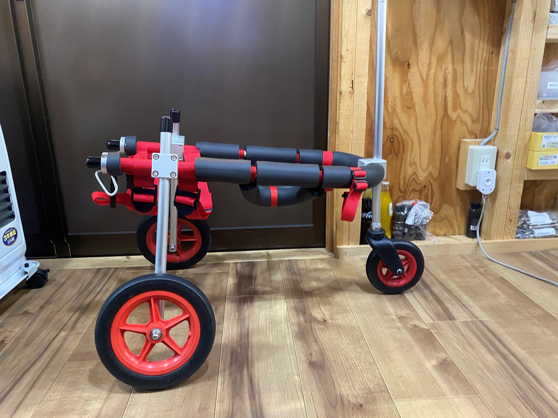 東京都の中型犬　ろくちゃんの車椅子